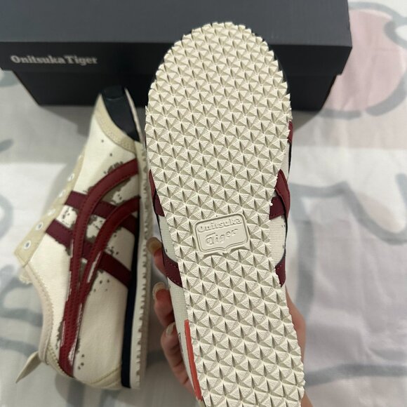 Onitsuka Tiger Mexico 66 Slip-On Low-Top Red Striped Sneakers - Picture 5 of 6